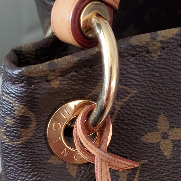 ๐ SOLD ๐ Louis Vuitton Monogram Artsy - Picture 6 of 17